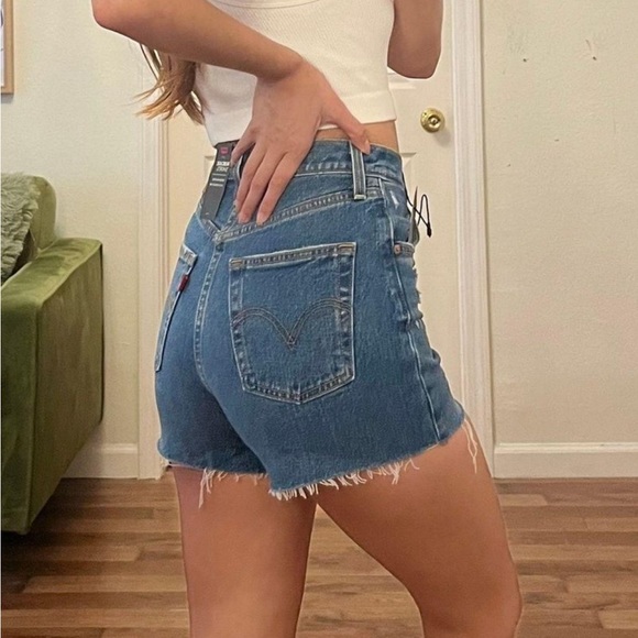 Levi’s Ribcage shorts - Picture 2 of 5